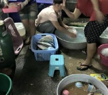 广东烫碗“恶心”遭万人怼官媒下场锐评pg电子平台炸裂！一教授网络发言称(图4)