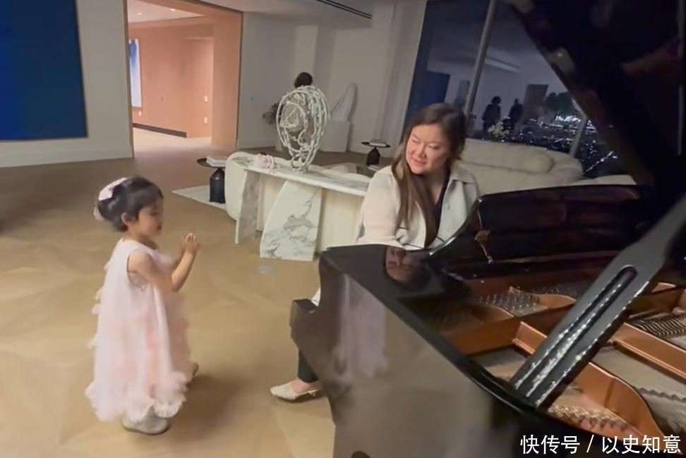 宅曝光妻子女儿欢乐弹琴跳舞独自感受生活pg电子模拟器免费版86岁刘诗昆新豪(图9)