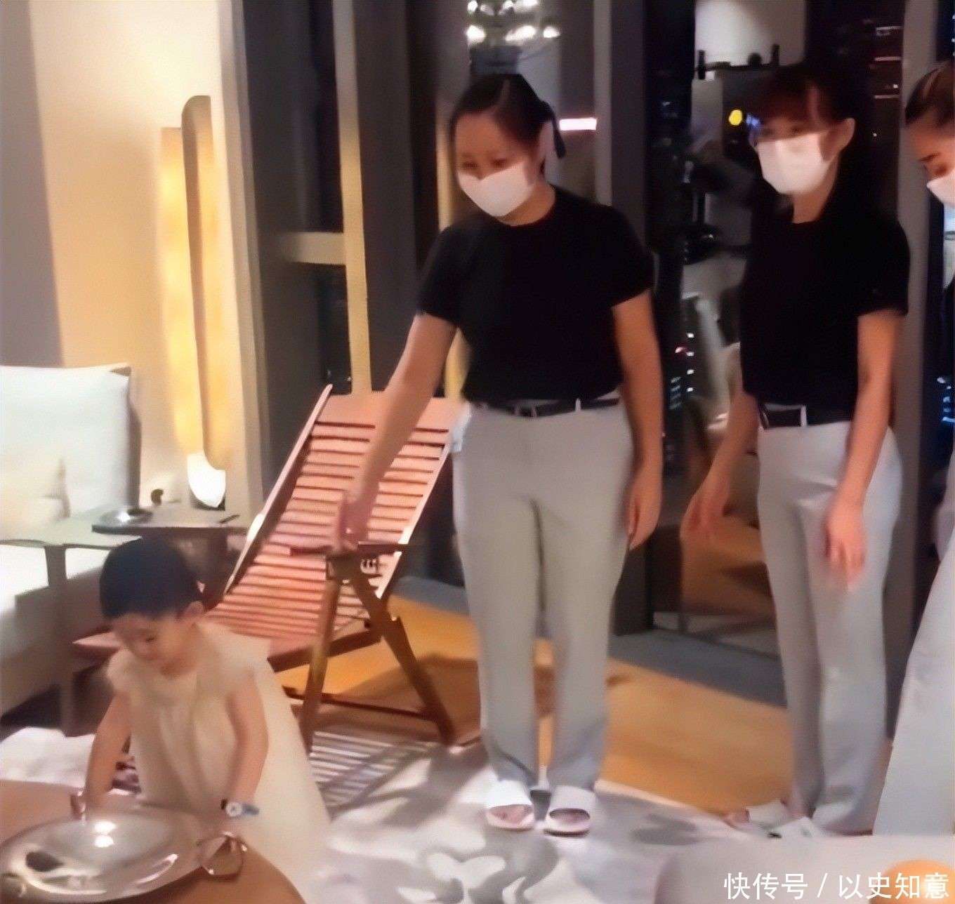 宅曝光妻子女儿欢乐弹琴跳舞独自感受生活pg电子模拟器免费版86岁刘诗昆新豪(图10)