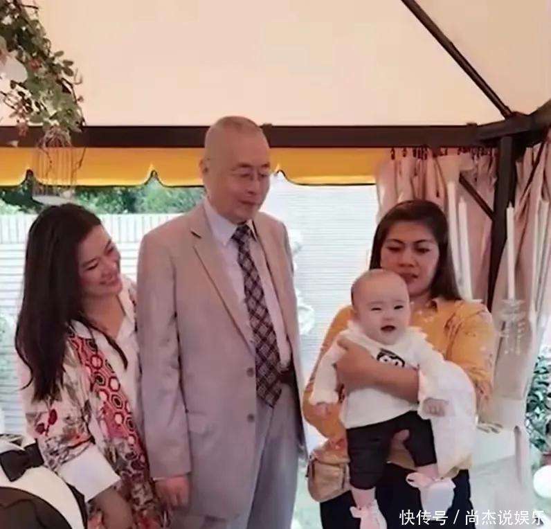 岁刘诗昆豪宅换不停还育有俩幼娃引热议pg电子模拟器三婚娶小37岁娇妻86(图4)