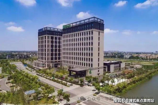 房价_楼盘评测丨地址丨详情丨售楼处电话丨楼盘详情-户型配套-位pg电子免费模拟器云湖壹号(云湖壹号售楼处)首页网站-2025(图3)